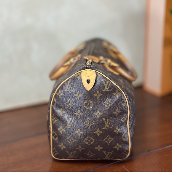 AUTHENTIC Louis Vuitton Speedy 30 bag/purse. Monogram canvas. - Picture 5 of 16